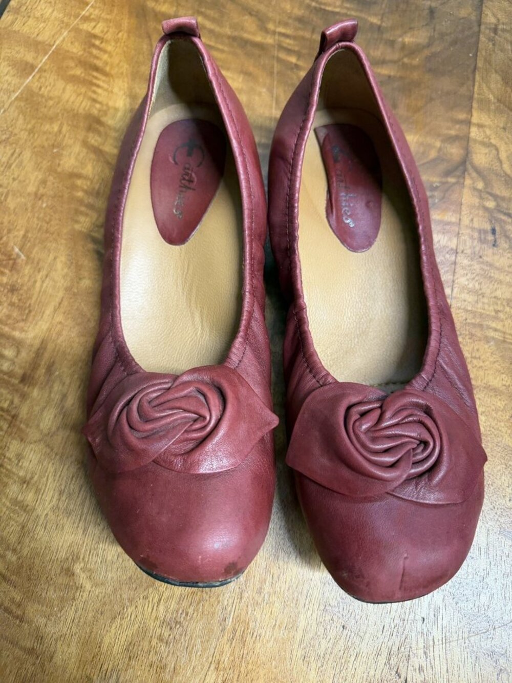 Earthies Women’s 8.5 Rubio Bordeaux Red Flats Rose Casual Solid Red Comfort Shoe